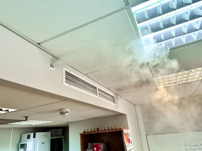 Встроенный увлажнитель воздуха в Офисе Пар-Туман